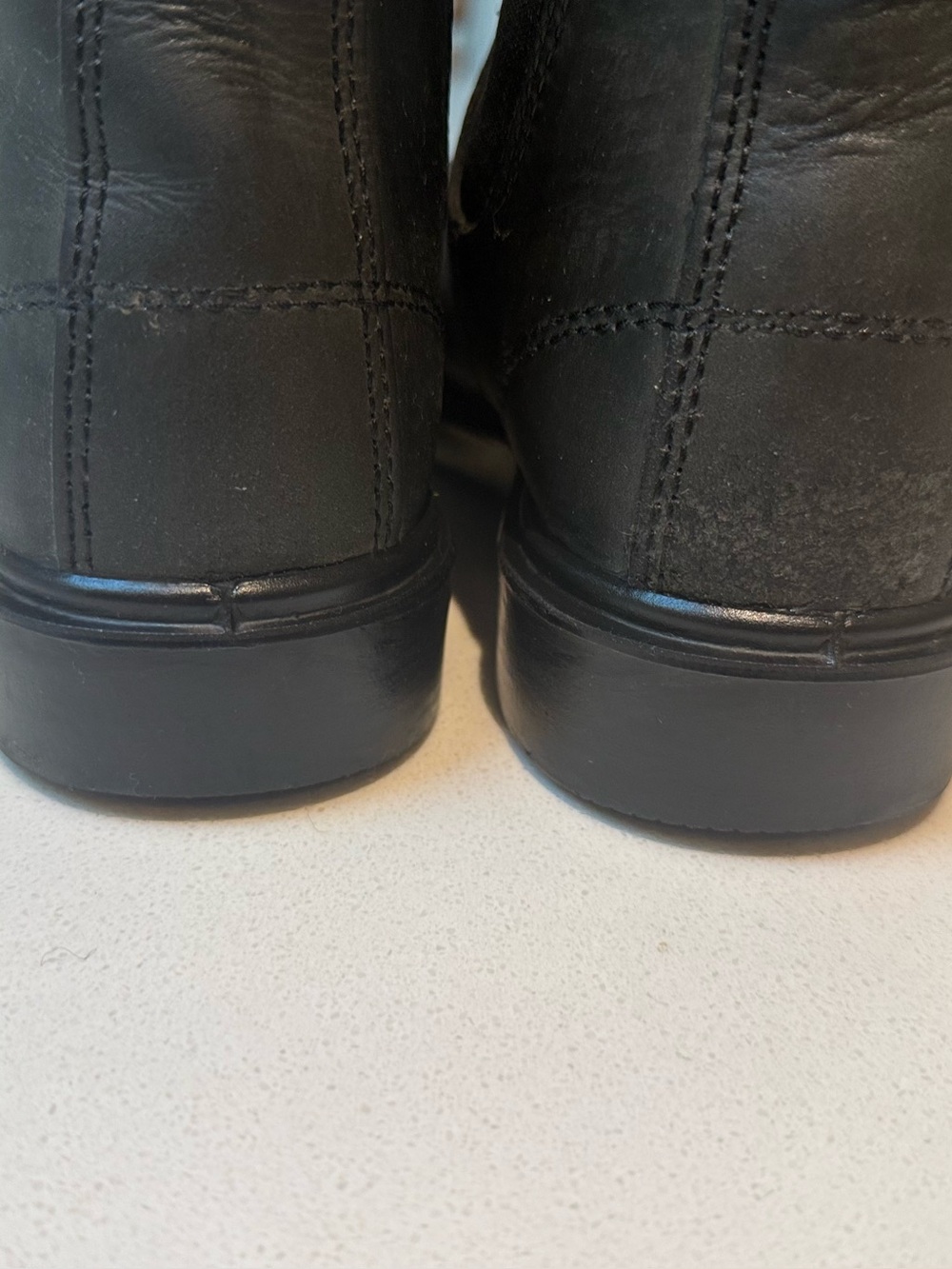 Blundstone Classic Chelsea Boots. US 8.5. Australian 5.5. - Picture 8 of 9